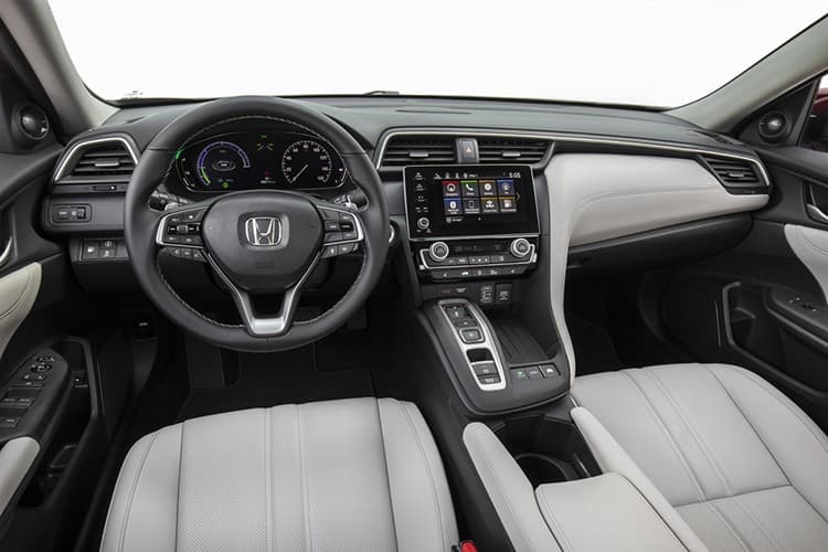 Honda Insight EX 2019 dashboard and interior
